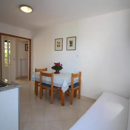 Leticija In Mit Parkplatz Apartment Porec